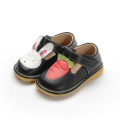 Black Girl Baby Shoes Tênis de cenoura de coelho T Strap Shoe